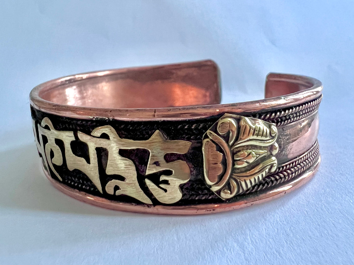 Handmade Copper Brass Tibetan Scripted Om Ma Ne Pad Me Hum Healing Energy Bracelet Copper Edging