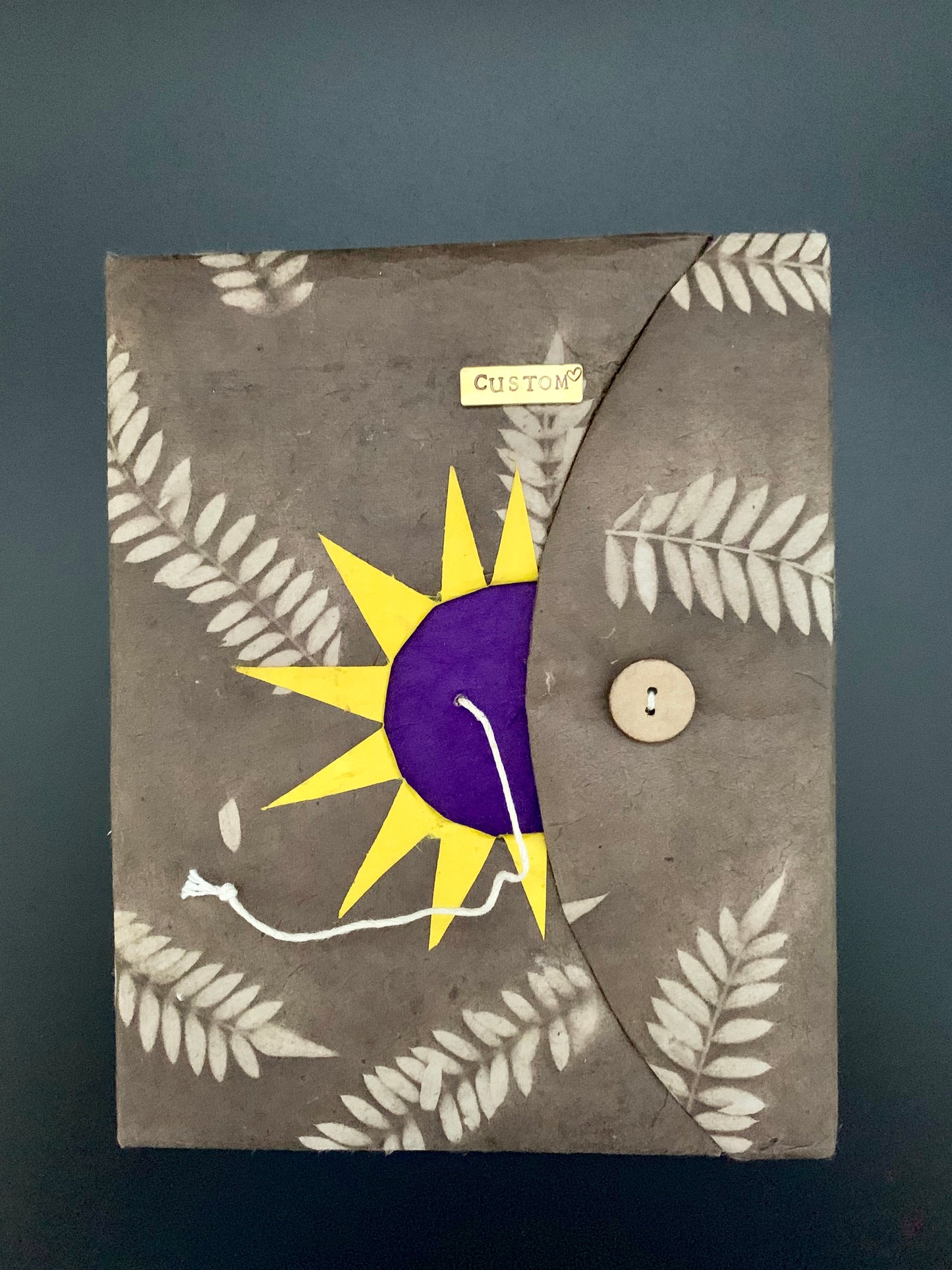 Natural Leaf Print Rising Sun with Coconut Button Thread Lock