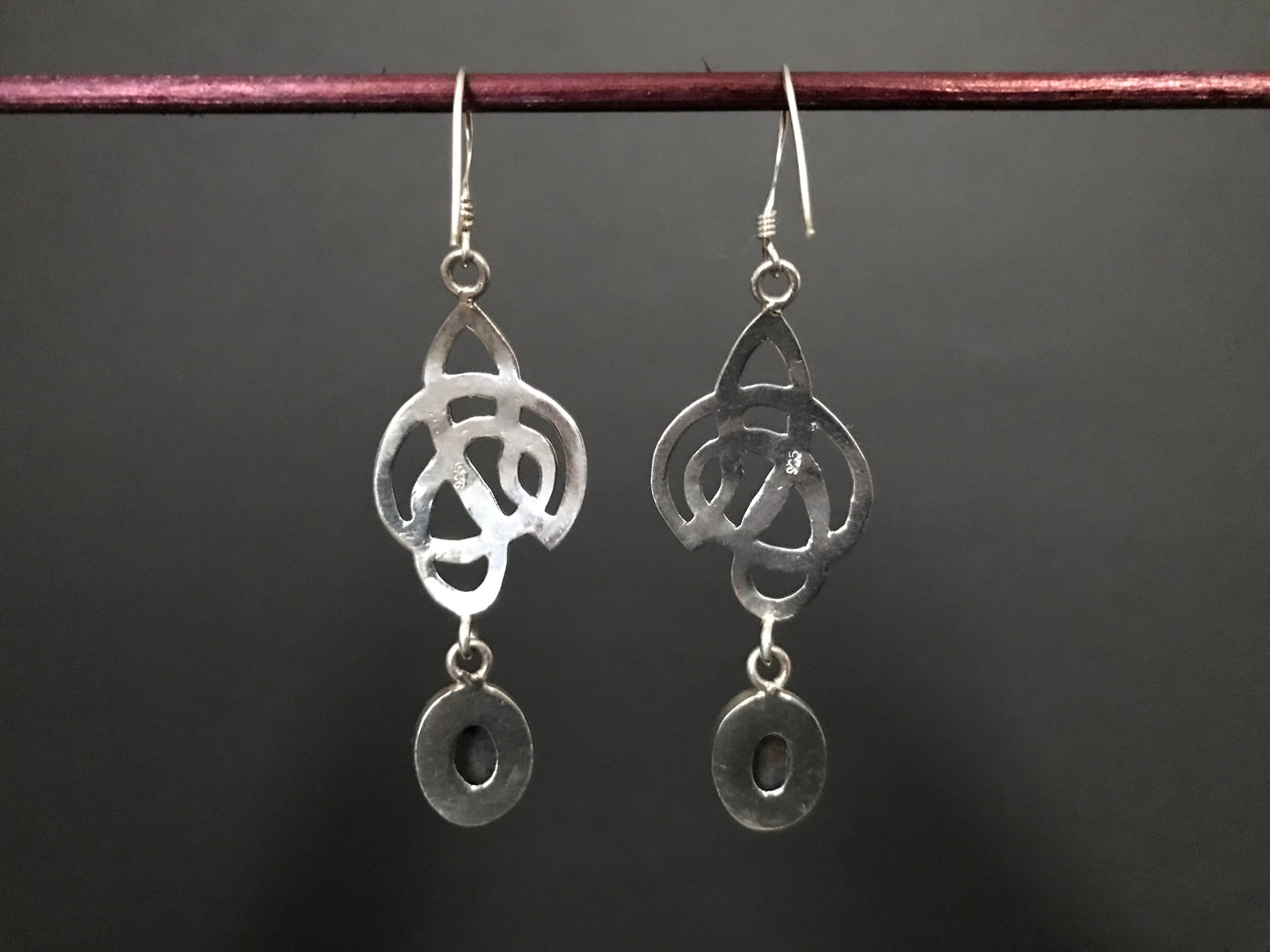 Handmade Celtic Knot Amethyst/Garnet Silver Earring - Konmay London
