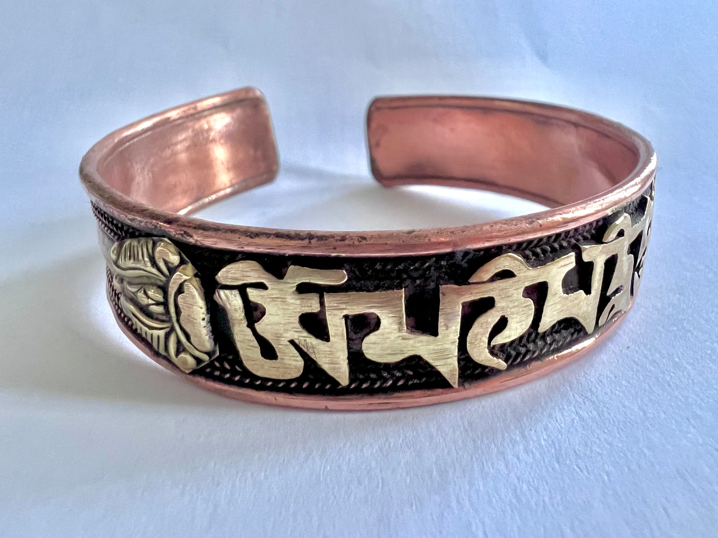 Handmade Copper Brass Tibetan Scripted Om Ma Ne Pad Me Hum Healing Energy Bracelet Copper Edging