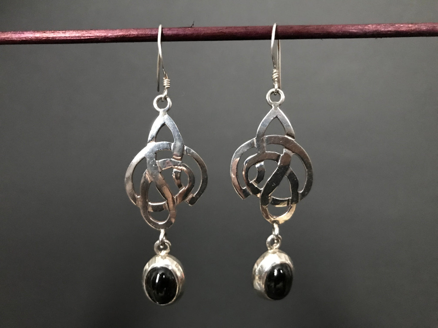 Handmade Celtic Knot Amethyst/Garnet Silver Earring - Konmay London